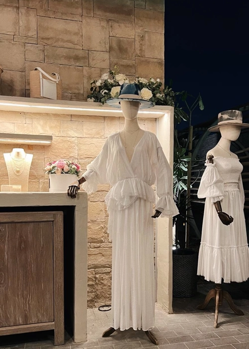 MOODSTORIES resort wear editorial look